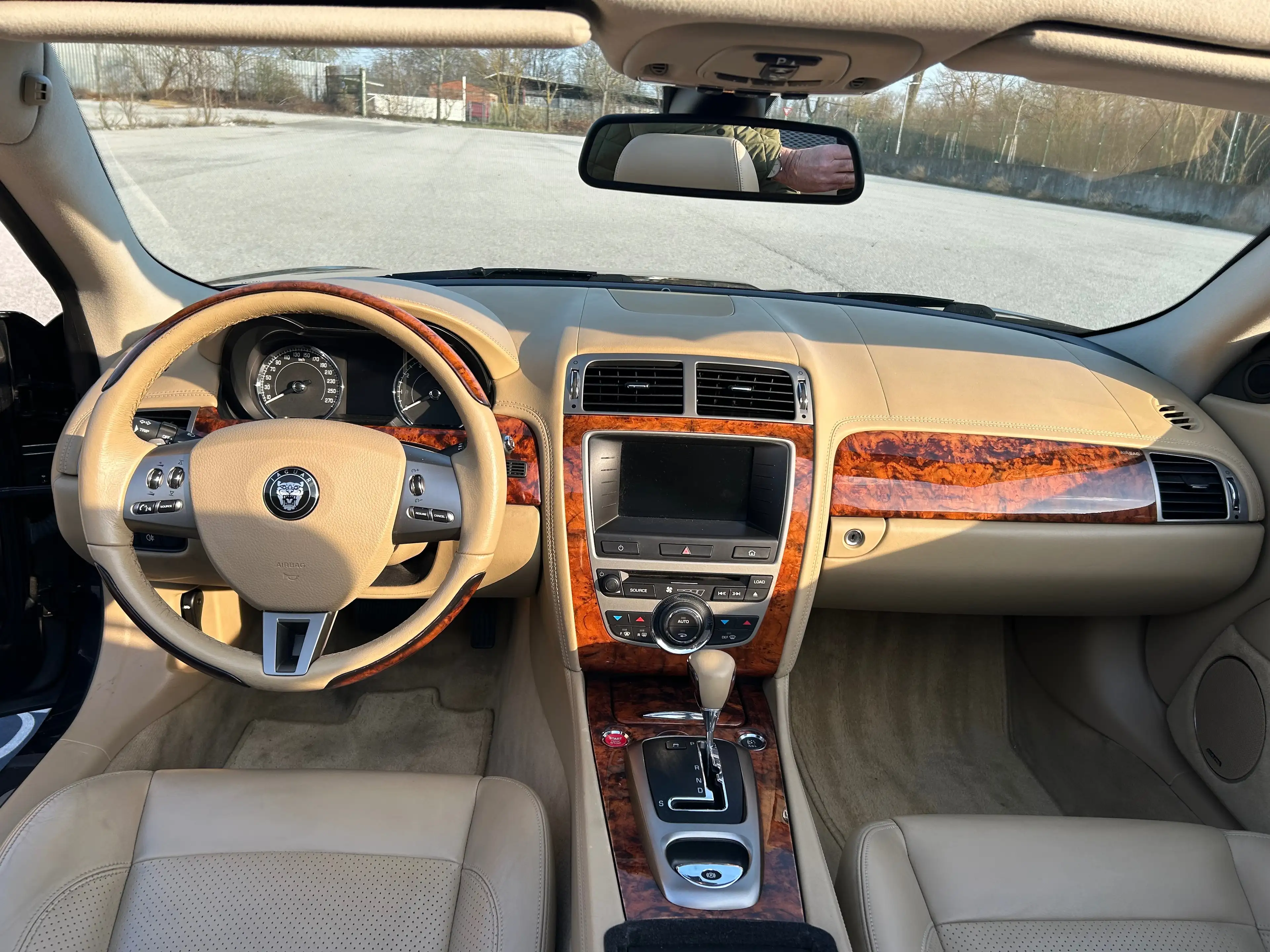 Jaguar XK 4.2 Cabrio — photo 12