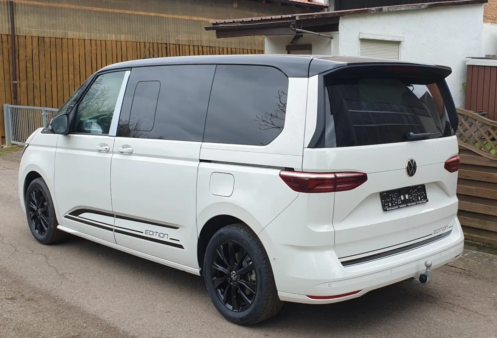 Volkswagen T7 Multivan Edition e hybrid Allrad,VOLL!  AHK,Vis a Vis,*5J.G Weiß - 1