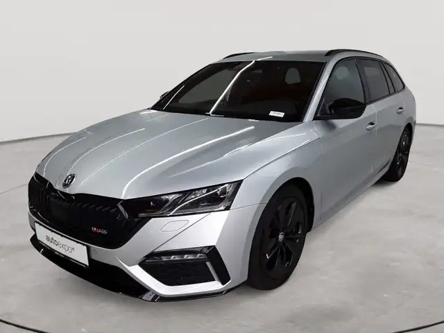 Skoda Octavia view 2