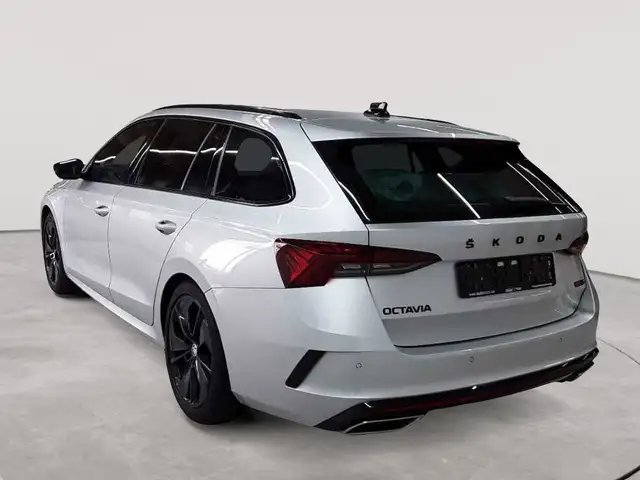 Skoda Octavia view 5