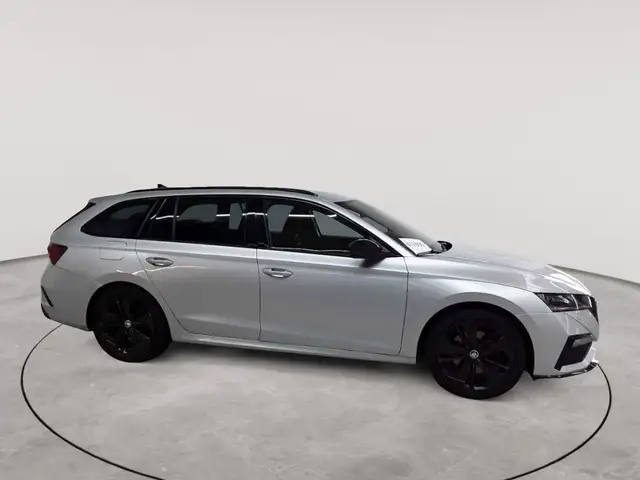 Skoda Octavia view 3