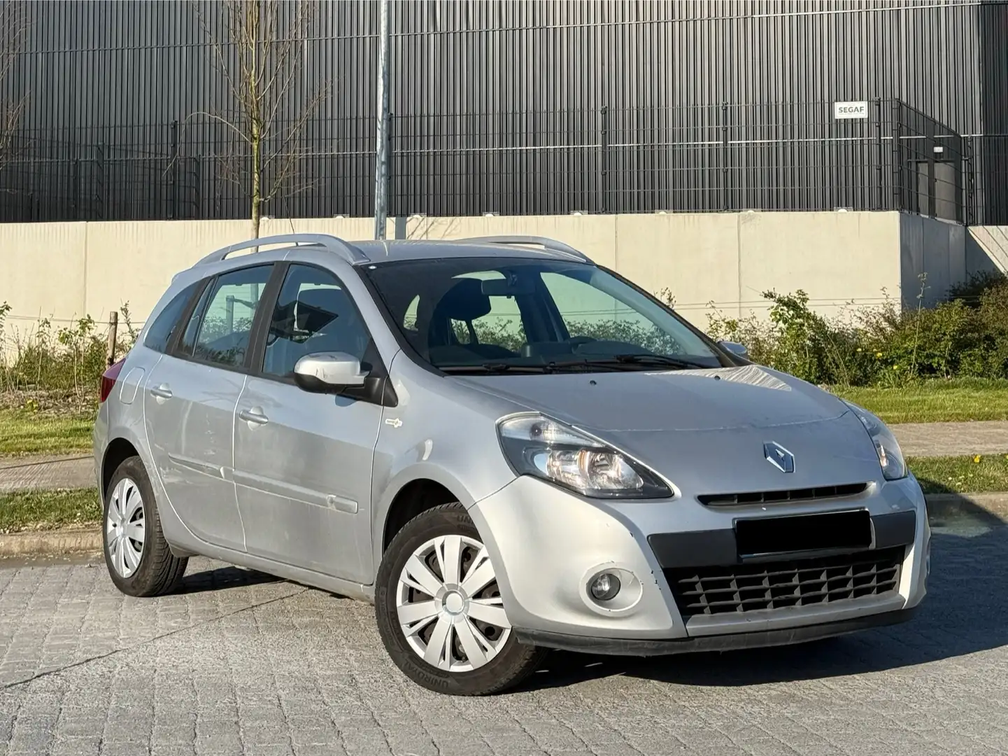 Renault Clio 1.2i TomTom * Prête à immatriculer Grijs - 2