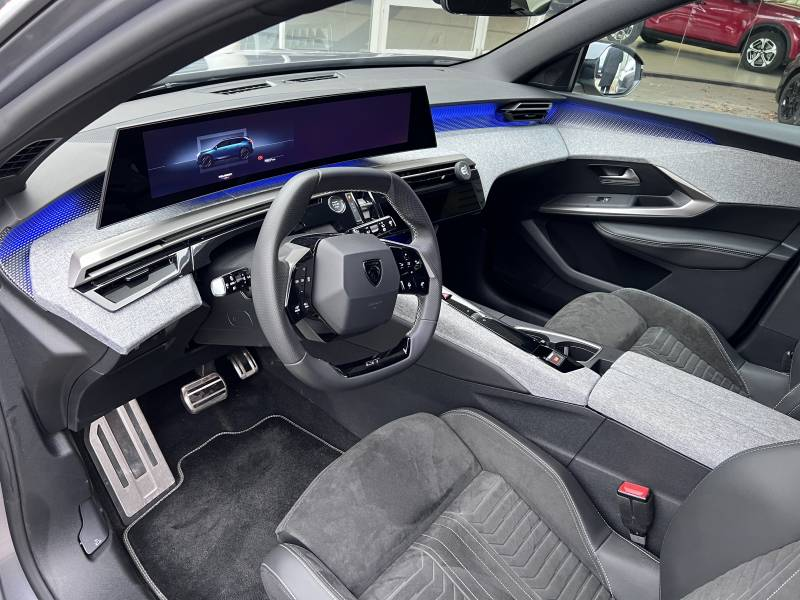 Peugeot 5008 3 e-5008 210 GT — photo 11