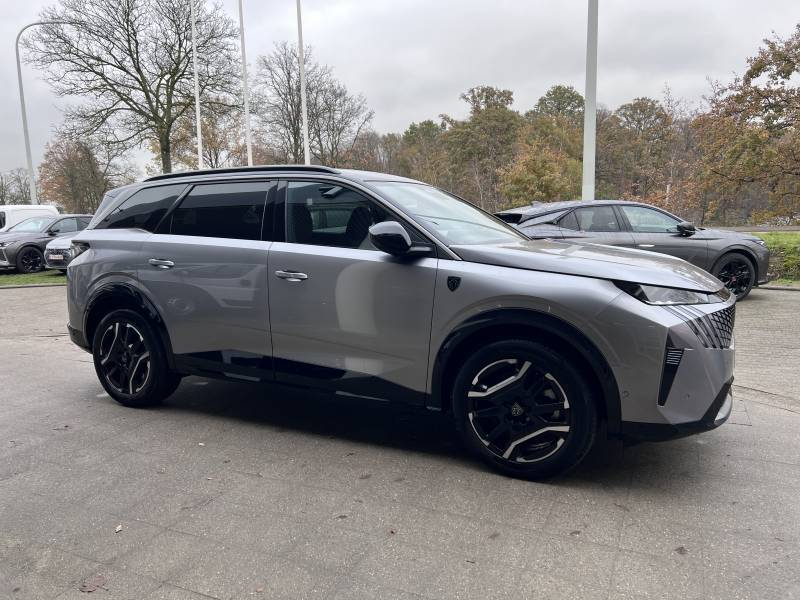 Peugeot 5008 3 e-5008 210 GT — photo 12