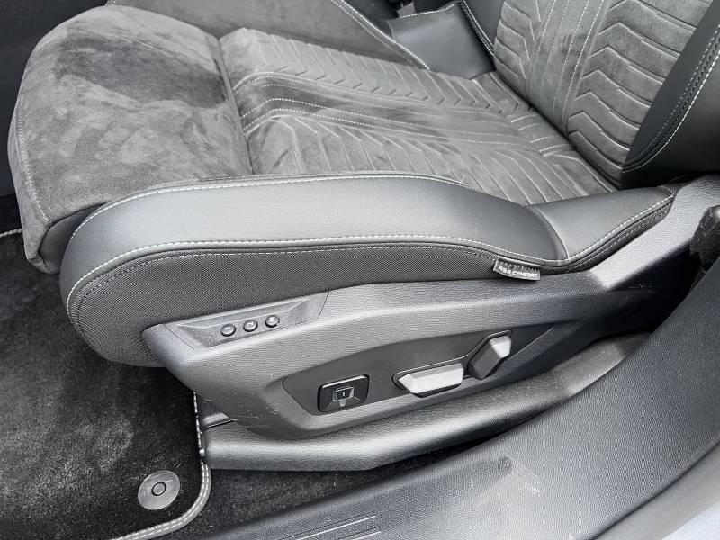 Peugeot 5008 3 e-5008 210 GT — photo 10