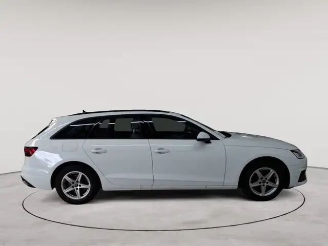 Audi A4 view 3