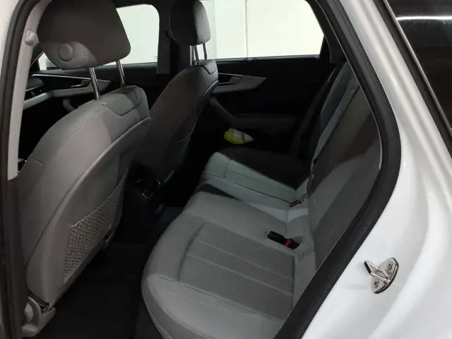 Audi A4 view 13