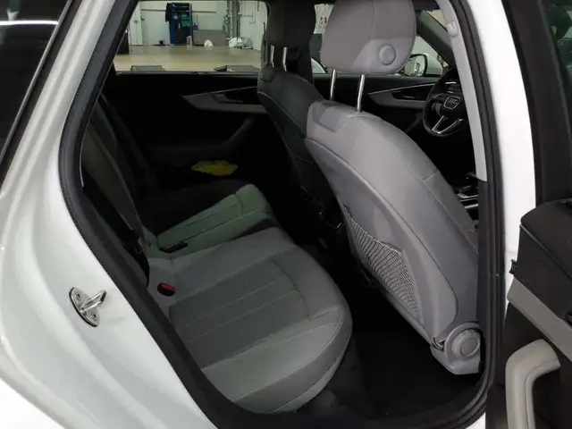 Audi A4 view 14