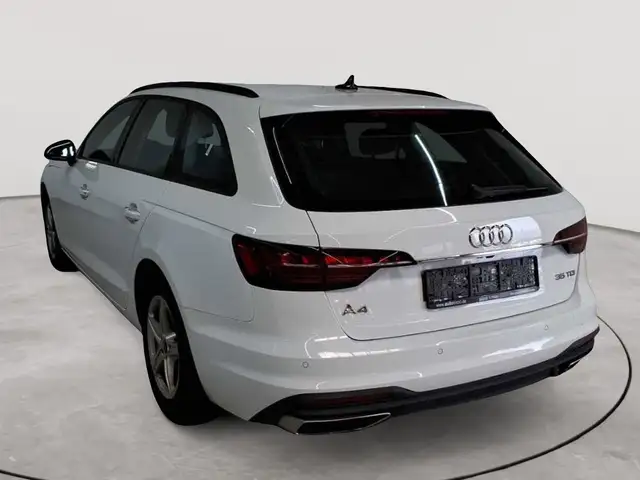 Audi A4 view 5