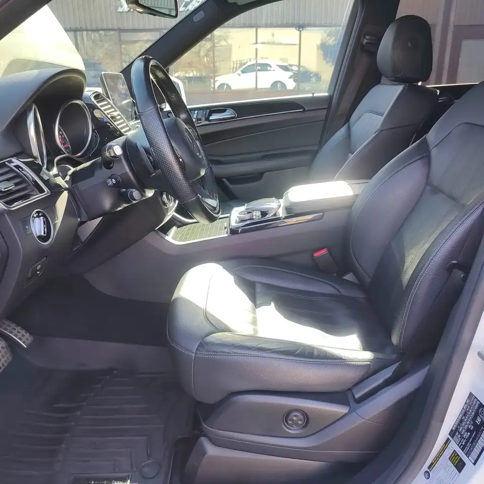 Mercedes-Benz GLE снимка Mercedes-Benz GLE