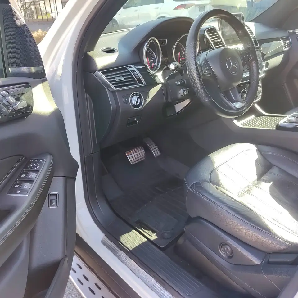 Mercedes-Benz GLE снимка Mercedes-Benz GLE