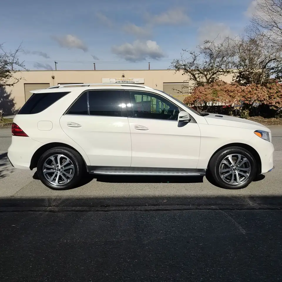 Mercedes-Benz GLE снимка Mercedes-Benz GLE