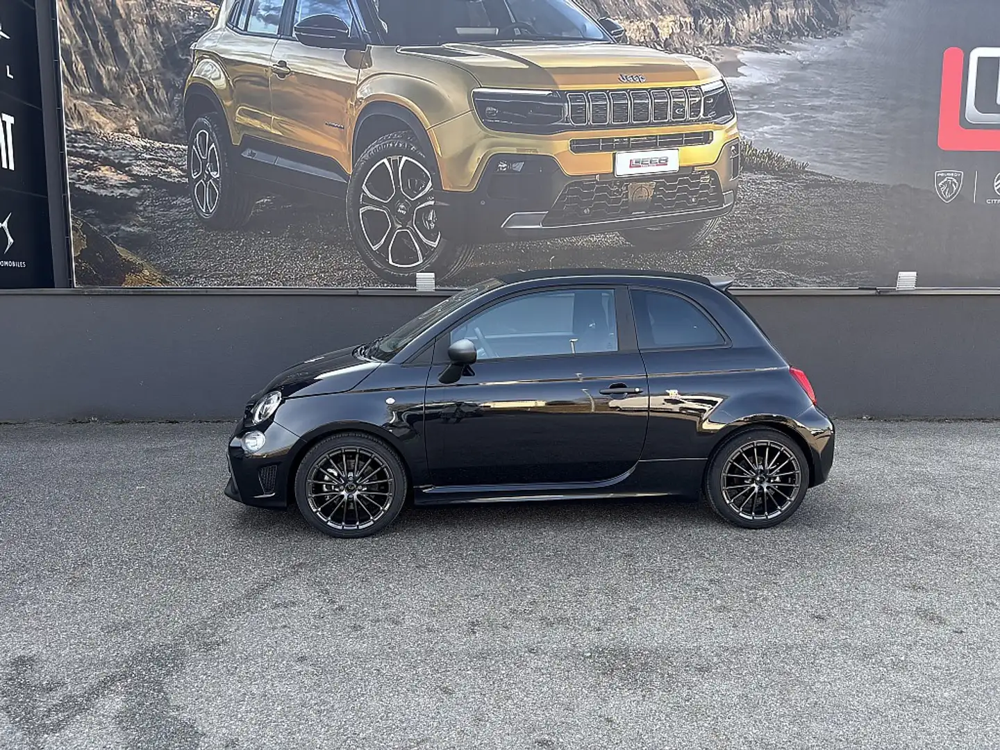 Abarth 595C Abarth 595C Negro - 2