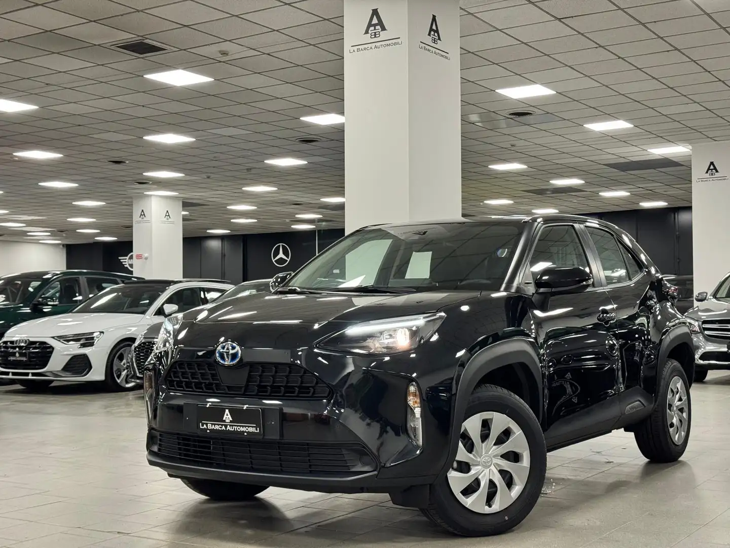 Toyota Yaris Cross 1.5h Active fwd 115cv e-cvt Nero - 1