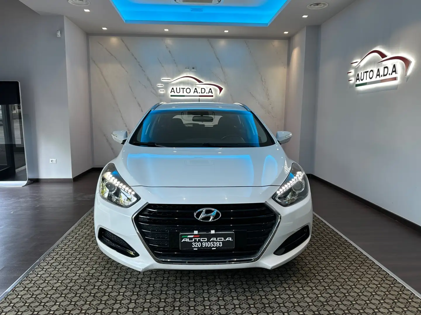 Hyundai i40 Wagon 1.7 CRDi 115CV Comfort White - 1