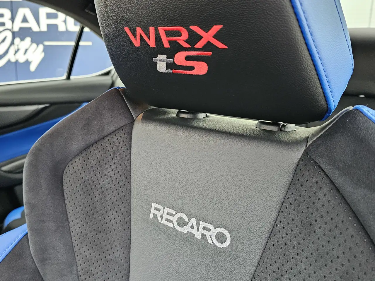 Subaru WRX снимка Subaru WRX