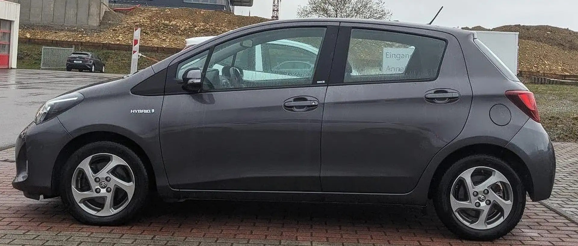 Toyota Yaris Yaris Hybrid 1.5 VVT-i Grau - 1