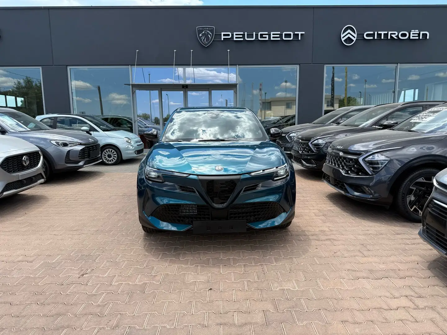 Alfa Romeo Junior Junior 1.2 ibrida Speciale 145cv edct6 Blu/Azzurro - 2