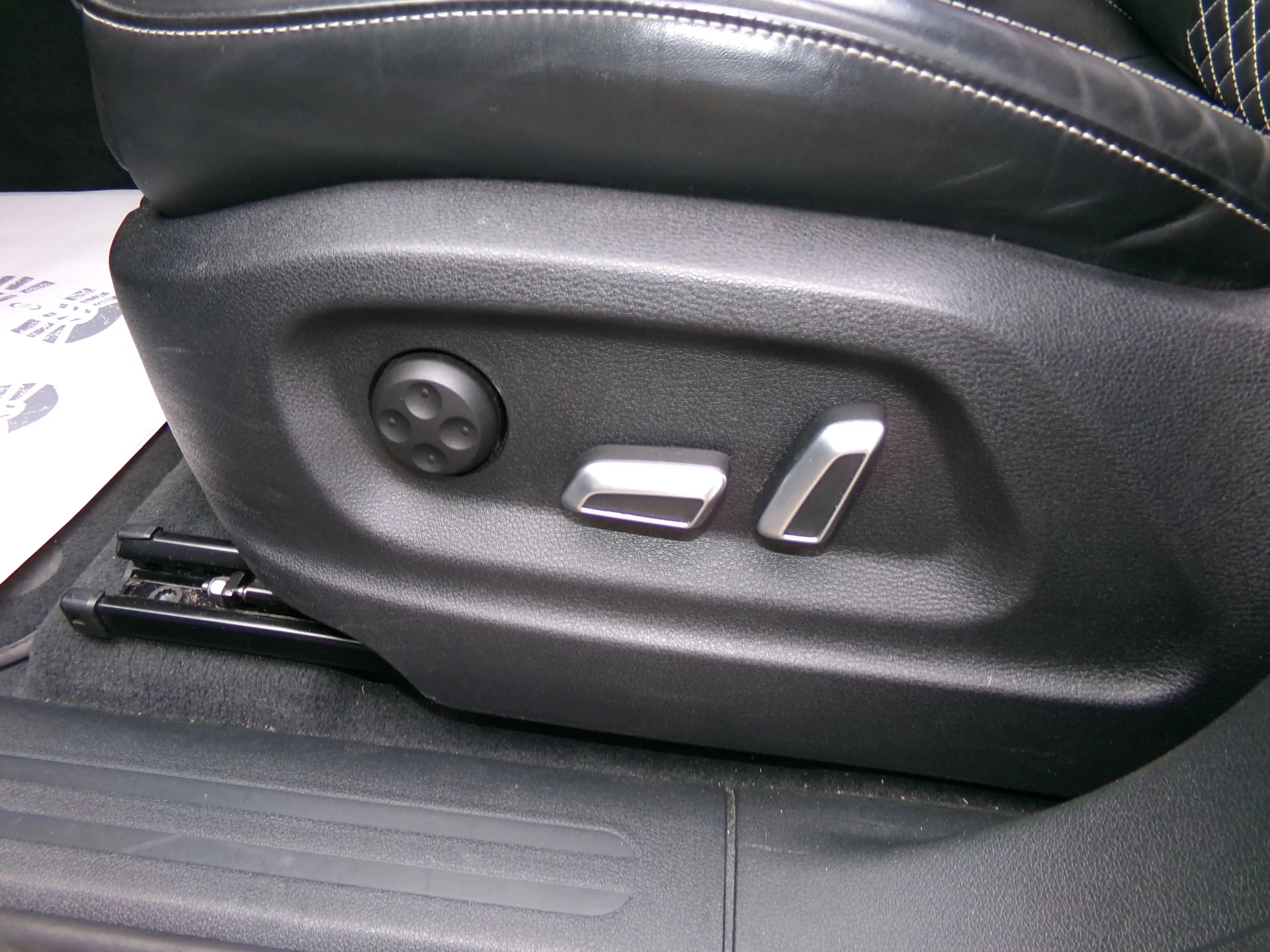 Audi SQ5 3.0TDI plus quattro,HU/AU&KD Neu, AHK schwenkbar, super Zustand, Unfall frei — photo 10