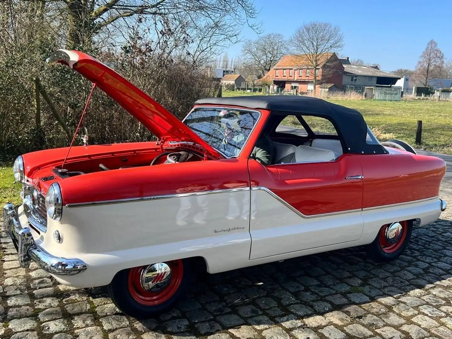 Oldtimer Nash Metropolitan Rood - 2