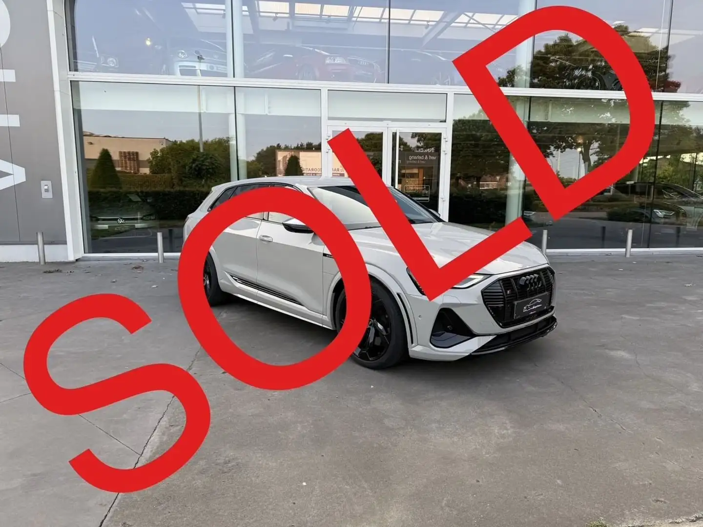 Audi e-tron SOLD BIJ GARAGE VRIENS YVES BV!!!!! Бежевий - 1