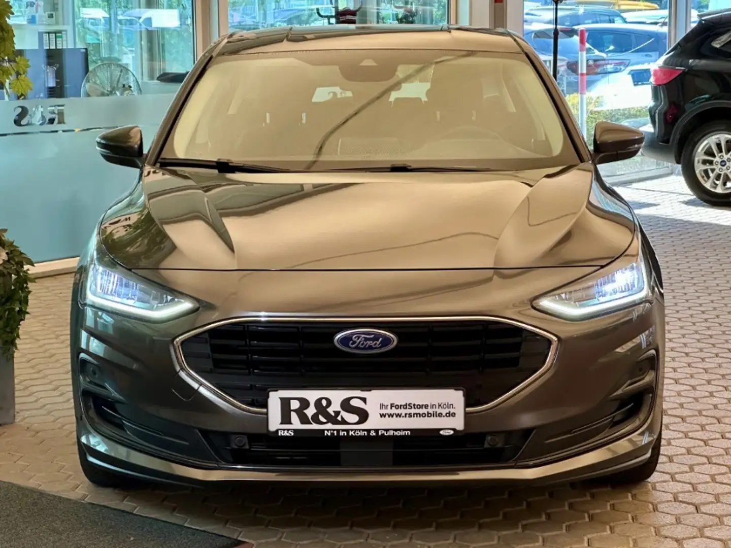 Ford Focus Cool&Connect+PDC+Klima+Lenkradheizung Gris - 2