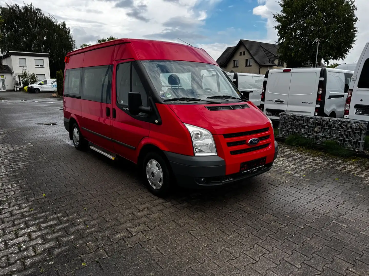 Ford Transit Hoch Lang 9-Sitze *Rollstuhl-Lift* Rot - 2