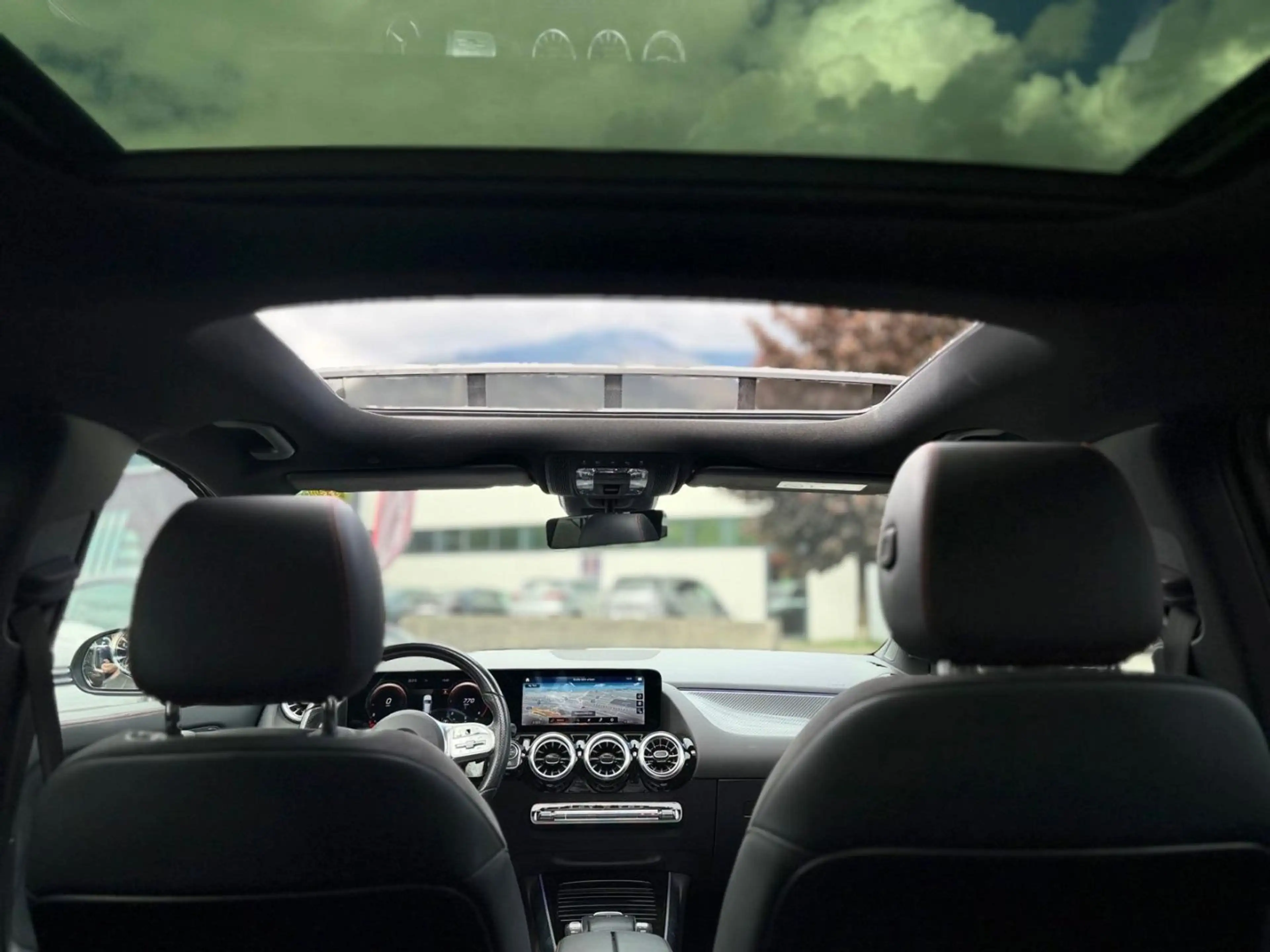 Mercedes-Benz GLA 200 GLA-Klasse GLA 200 d AMG Line 4Matic — photo 10
