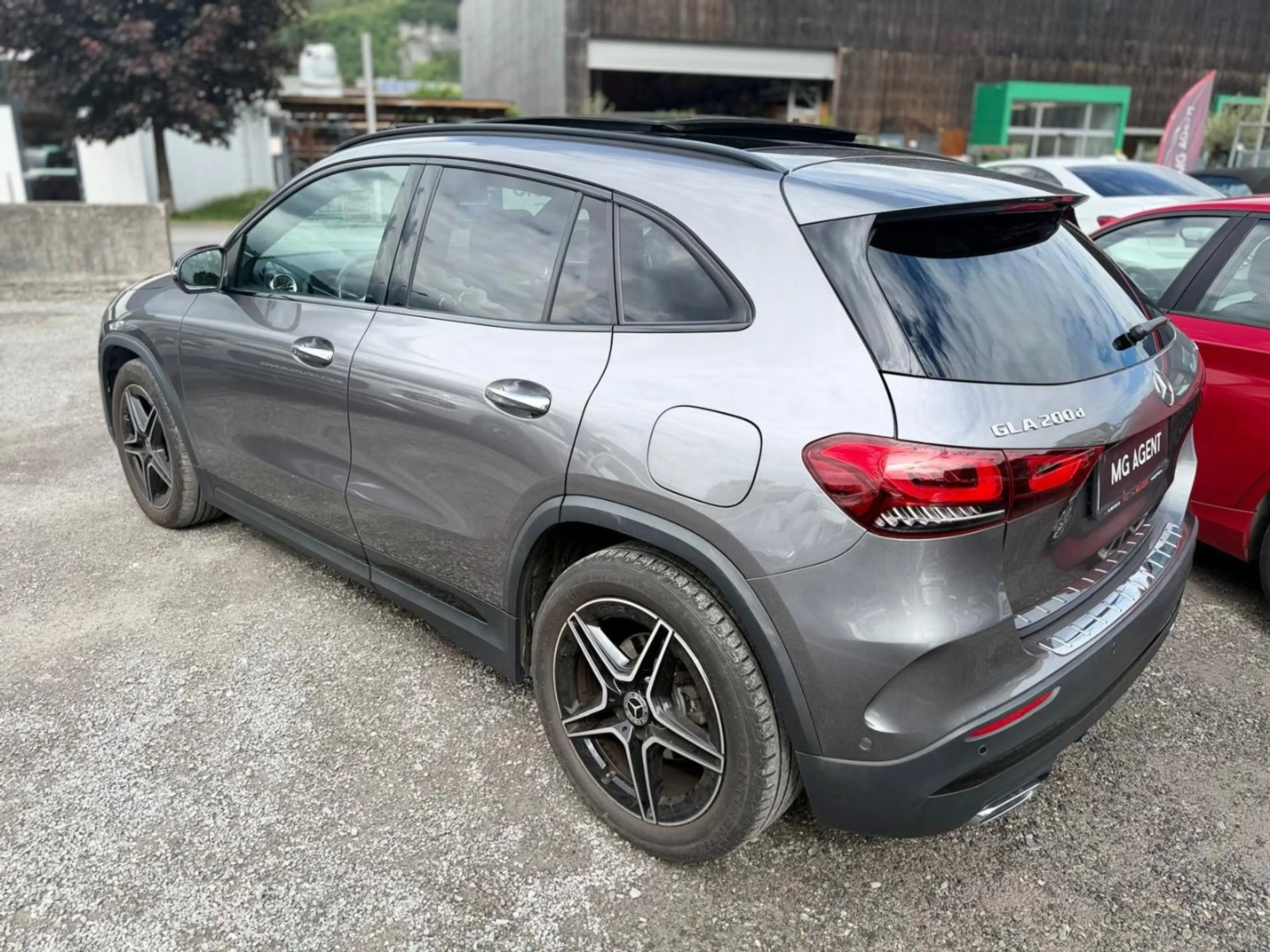 Mercedes-Benz GLA 200 GLA-Klasse GLA 200 d AMG Line 4Matic — photo 3