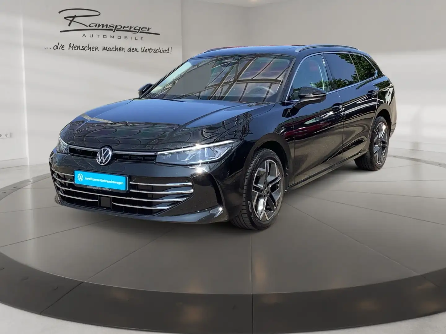 Volkswagen Passat Variant 2.0 TDI DSG Elegance AHK ACC Matr Schwarz - 2