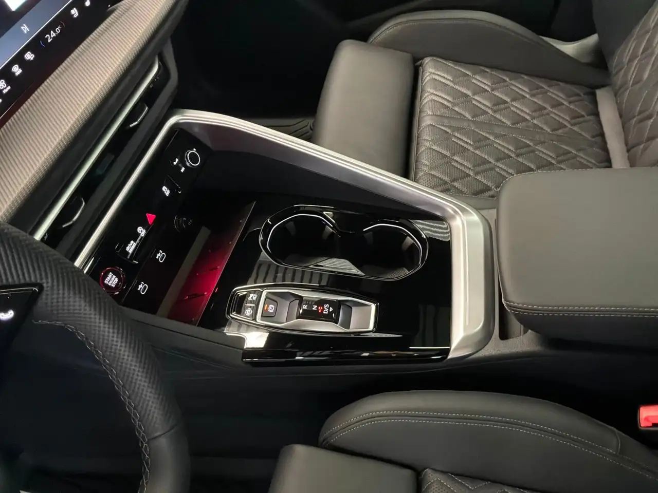 Audi SQ5 снимка Audi SQ5