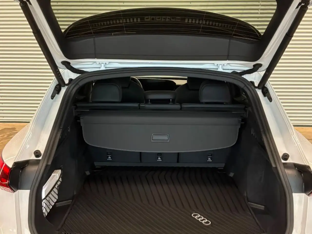 Audi SQ5 снимка Audi SQ5