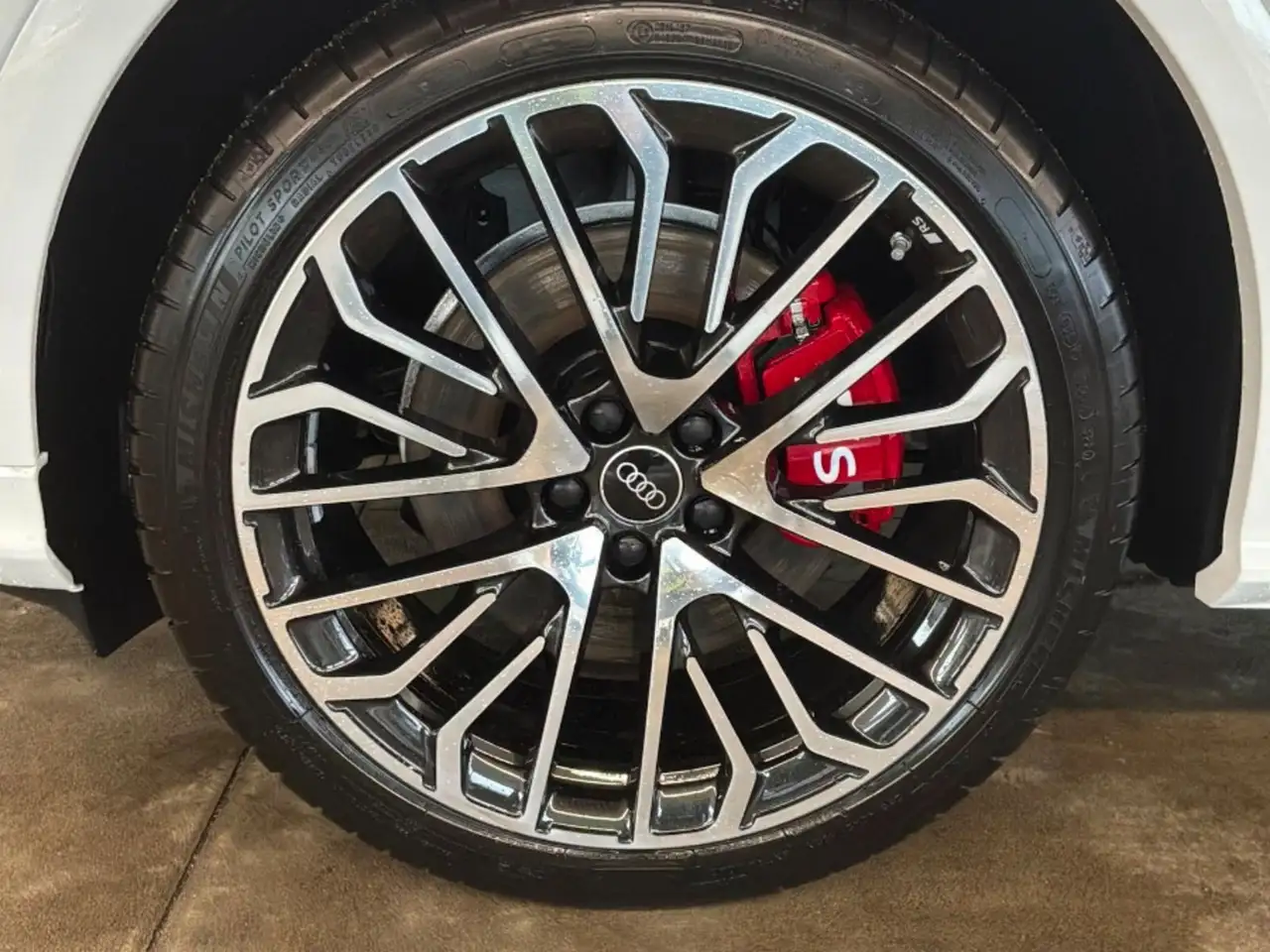 Audi SQ5 снимка Audi SQ5