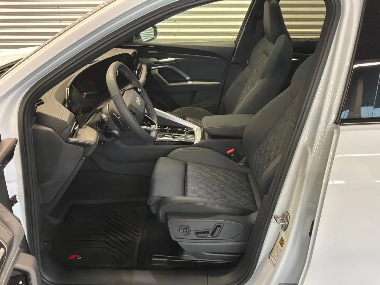 Audi SQ5 снимка Audi SQ5