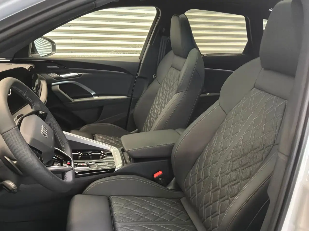 Audi SQ5 снимка Audi SQ5