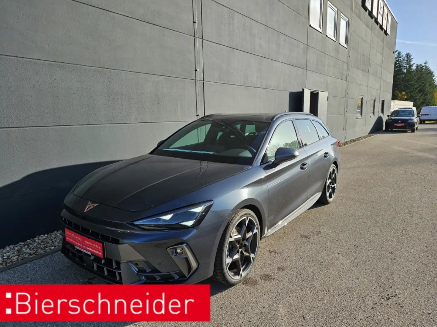 CUPRA Leon Sportstourer 1.5 eTSI DSG PANO MATRIX uvm. Grau - 1
