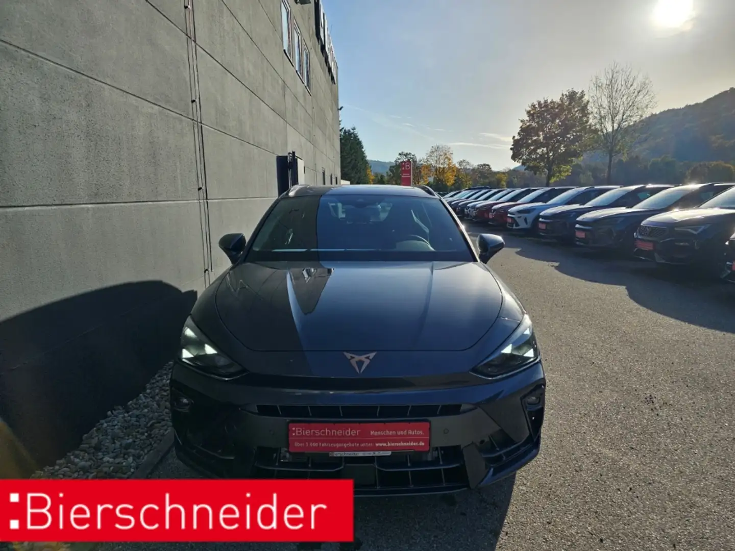 CUPRA Leon Sportstourer 1.5 eTSI DSG PANO MATRIX uvm. Grau - 2