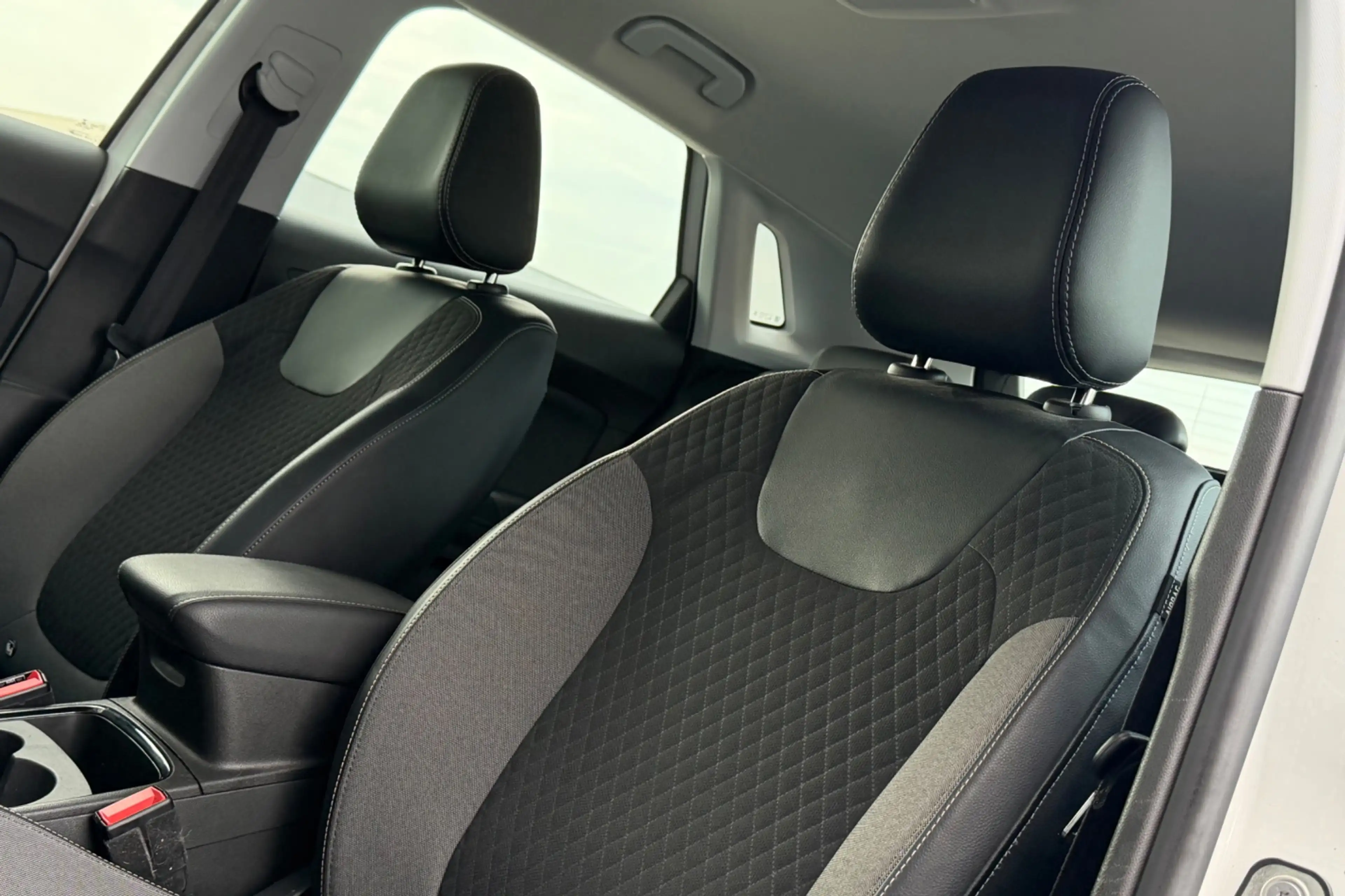 Opel Grandland X 1.6 Turbo Hybrid Business Edition, CarPlay, Camera — photo 13