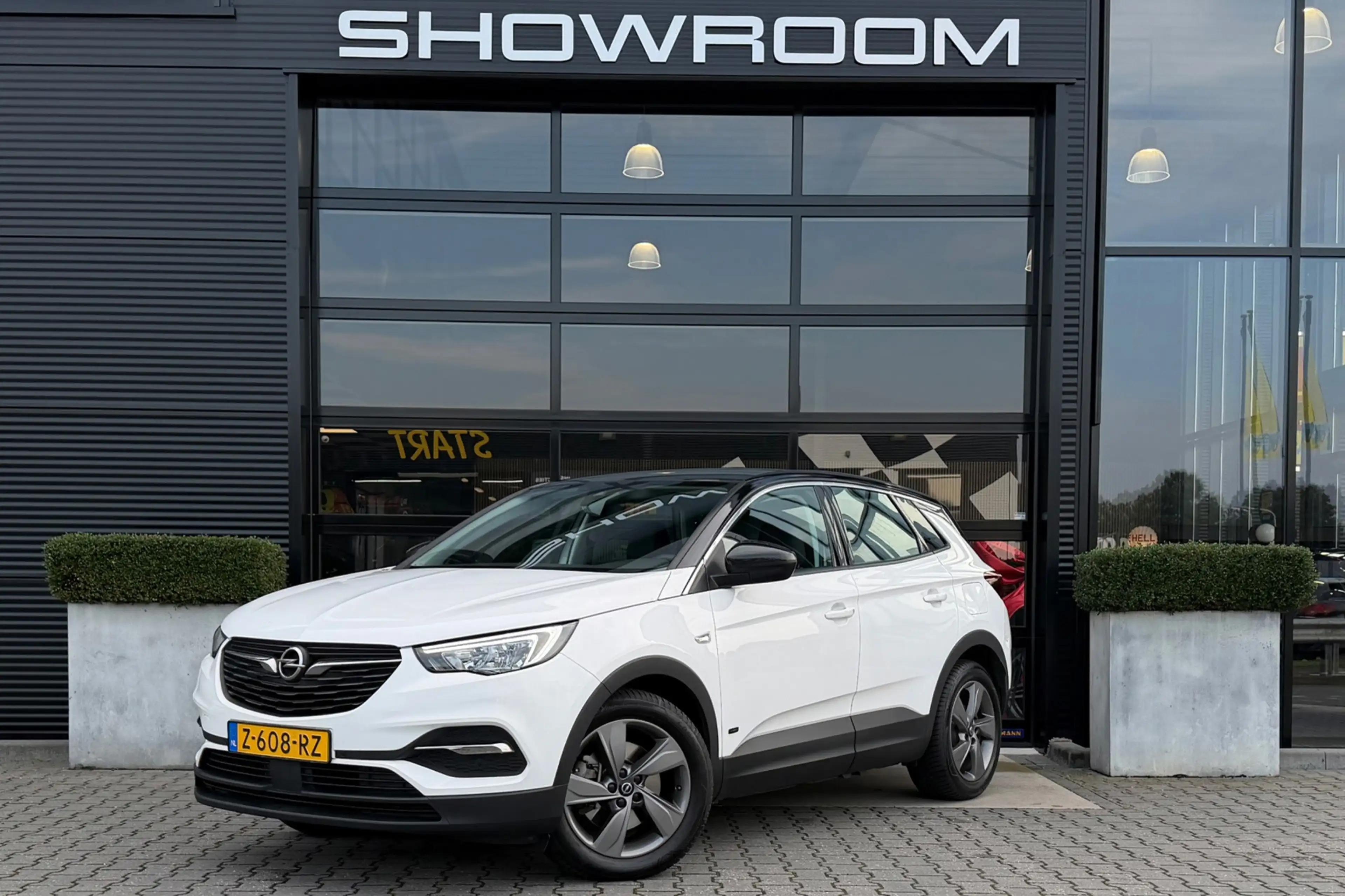 Opel Grandland X 1.6 Turbo Hybrid Business Edition, CarPlay, Camera — photo 2