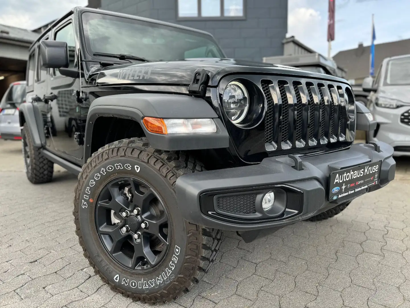 Jeep Wrangler Willys 3,6 V6 209kW Allrad Automatik Noir - 1