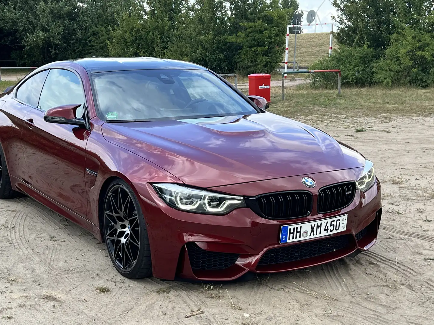 BMW M4 Competition Individual Rouge - 2