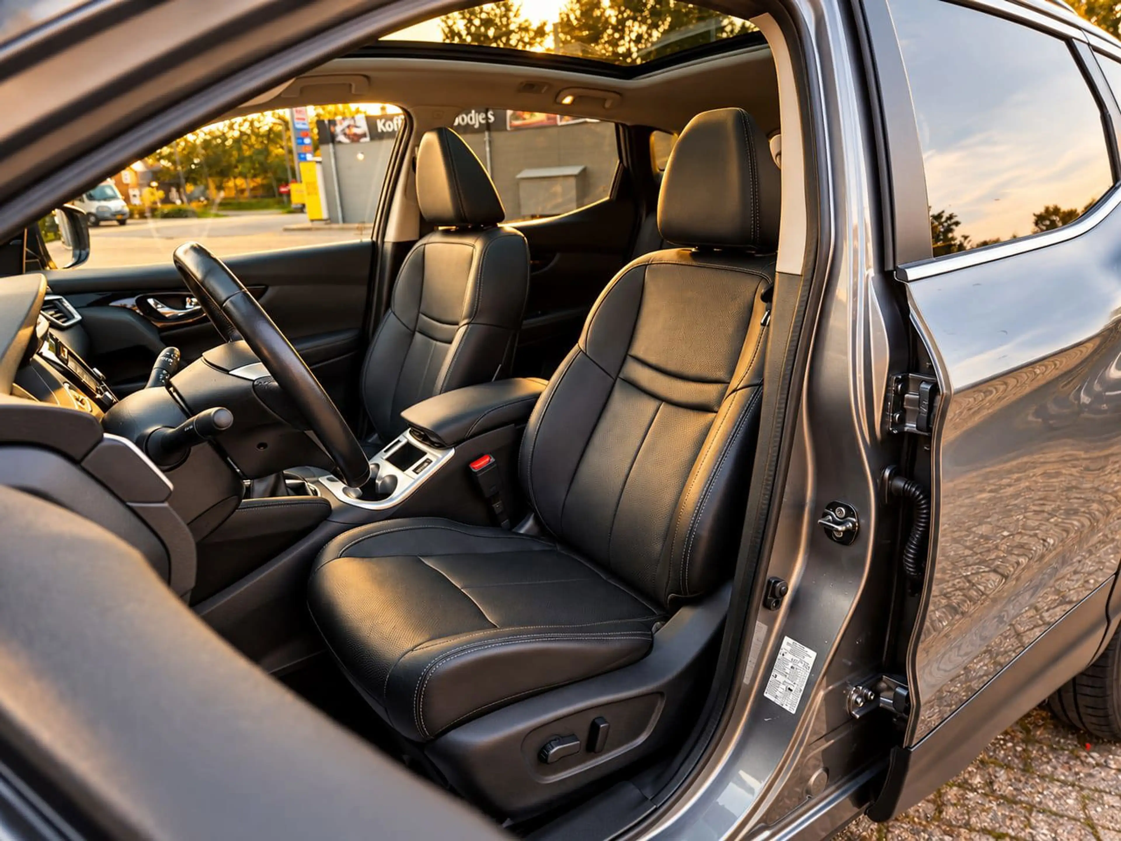 Nissan Qashqai 1.6 Tekna Trekhaak Panoramadak Leder 360° — photo 9
