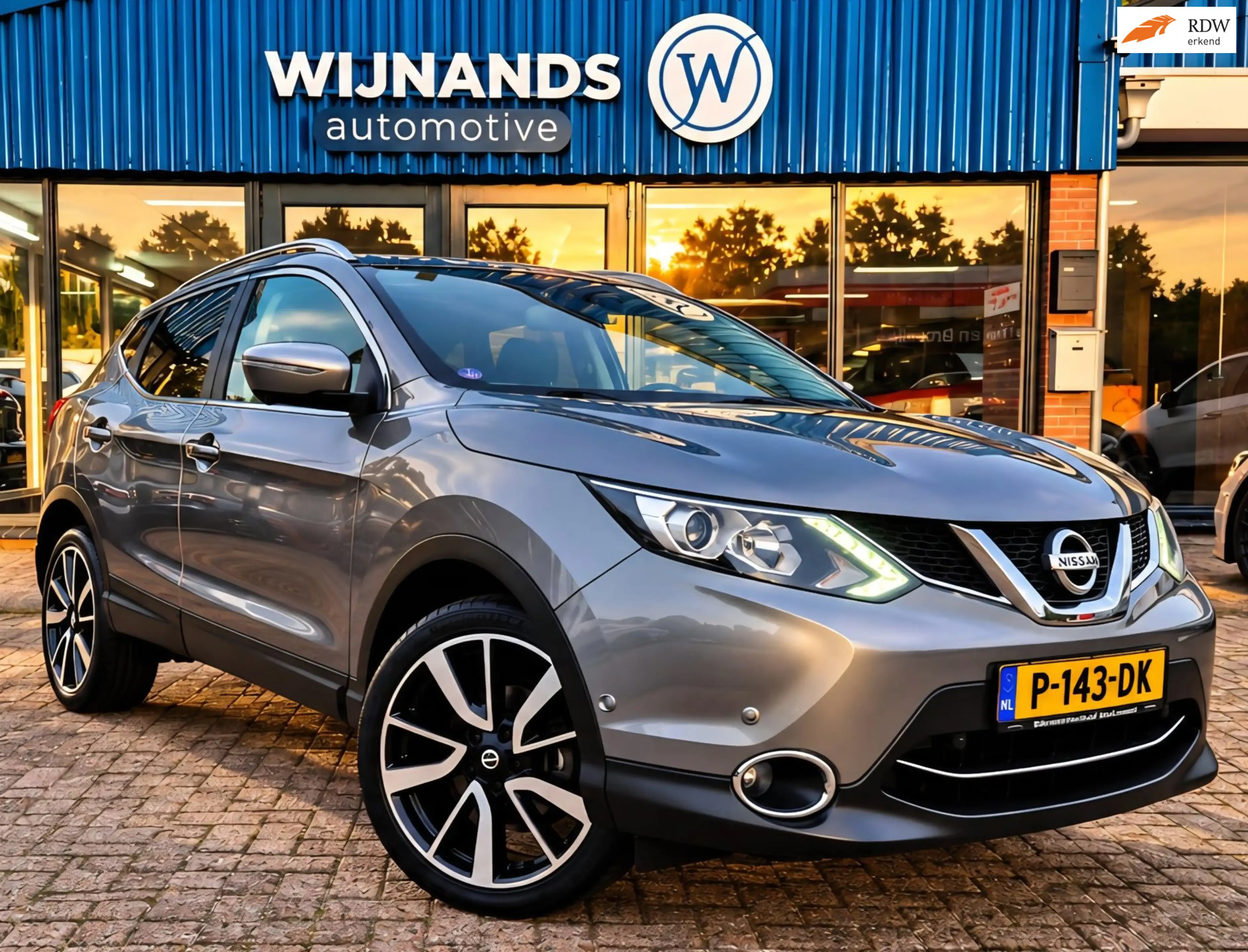 Nissan Qashqai 1.6 Tekna Trekhaak Panoramadak Leder 360°