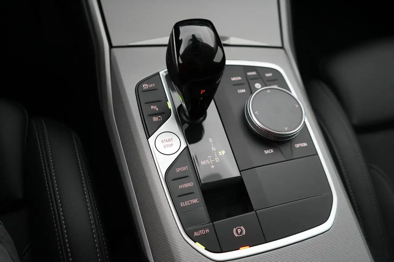 BMW 320 3 Touring 320e PHEV Business LED GPS PDC CAM Head-, миниатюра 16