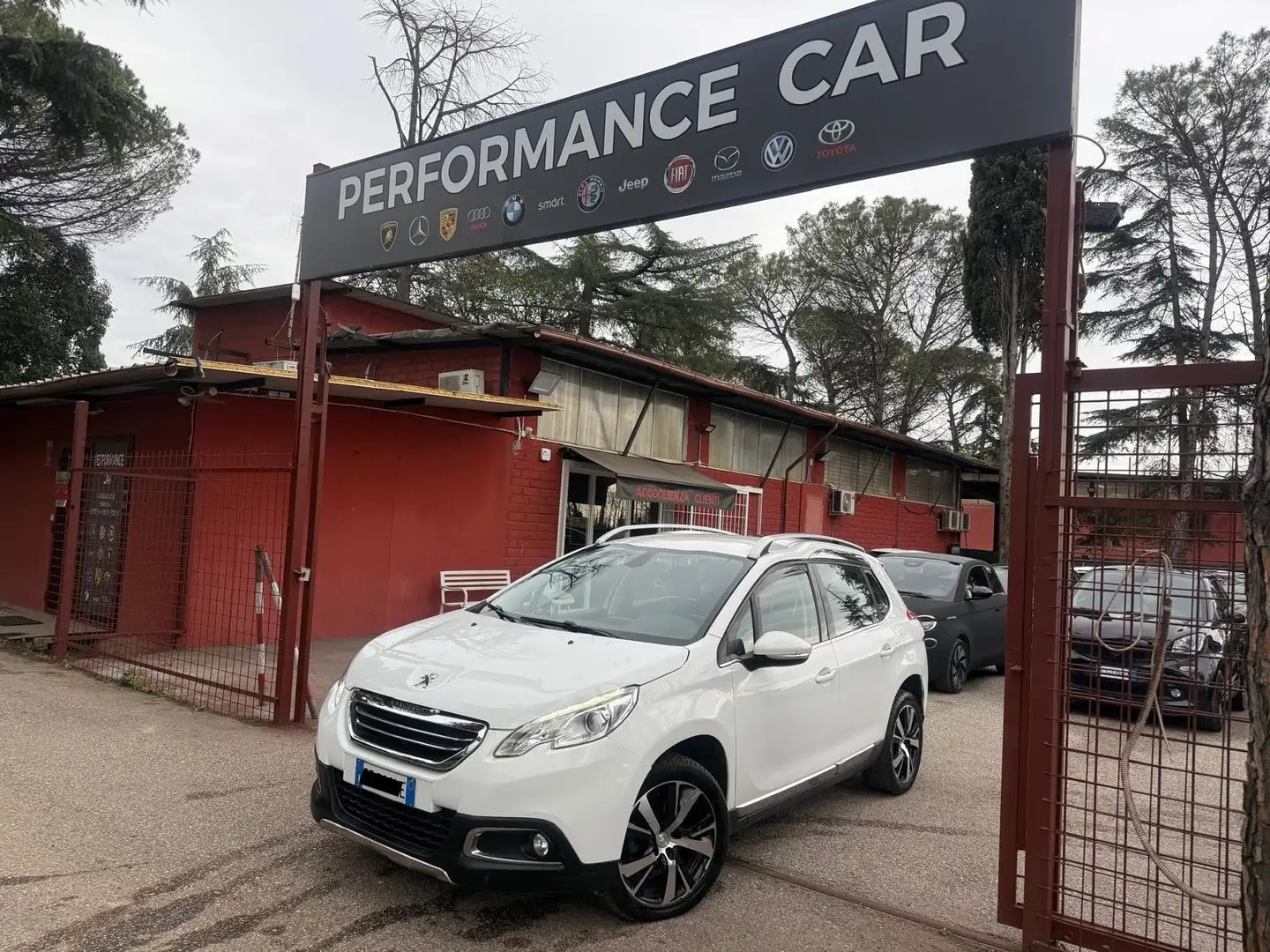 Peugeot 2008 1.6 e-HDi 115 CV Stop&Start Allure Weiß - 1