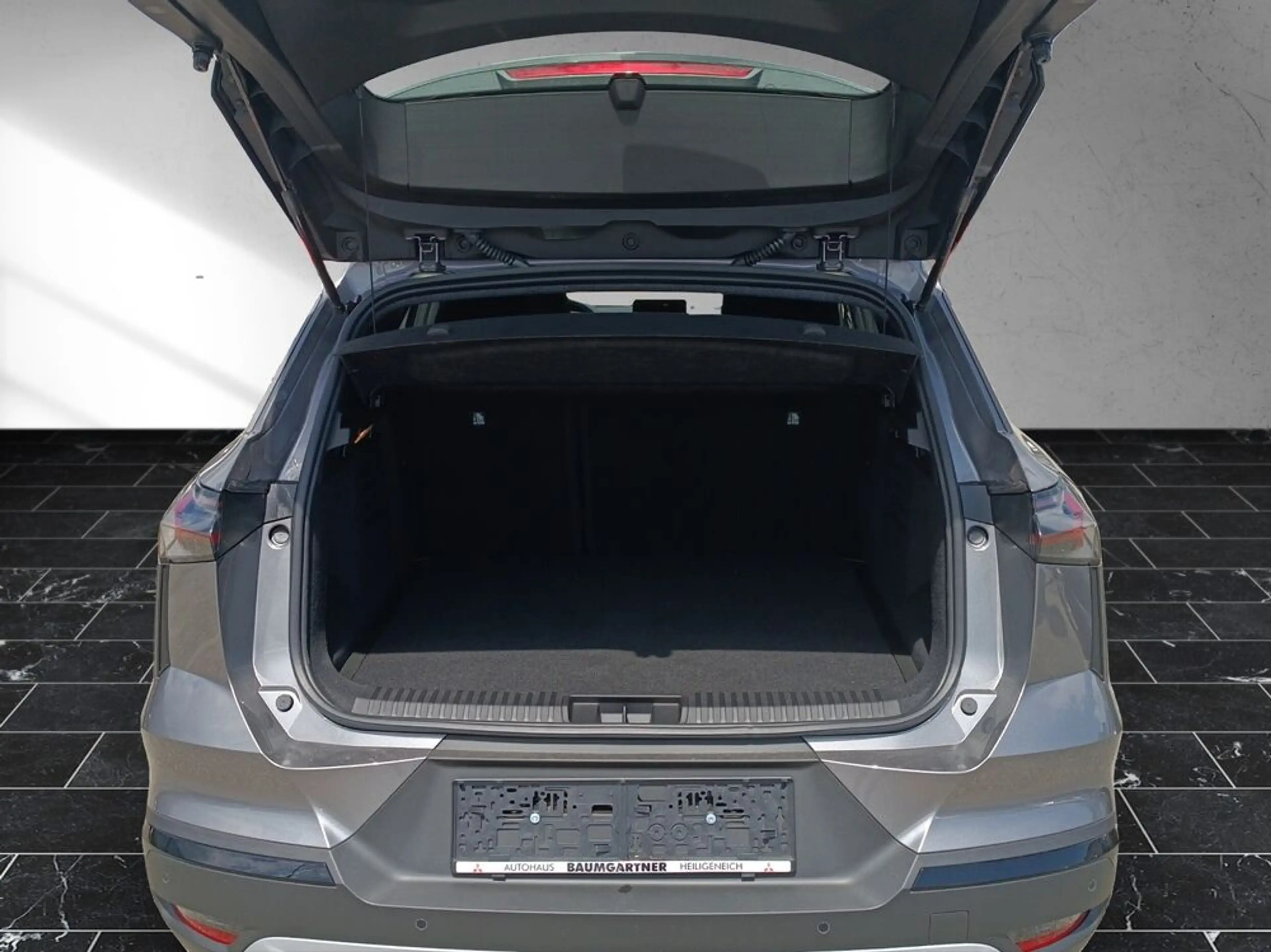 Mitsubishi Grandis Grandis 1,8 HEV Aut. — photo 14