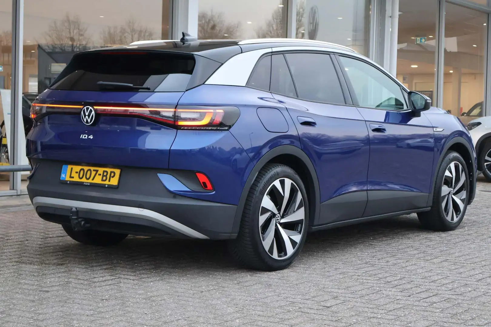 Volkswagen ID.4 204pk First 77 kWh | Soh 92% | Trekhaak | Camera | Azul - 2