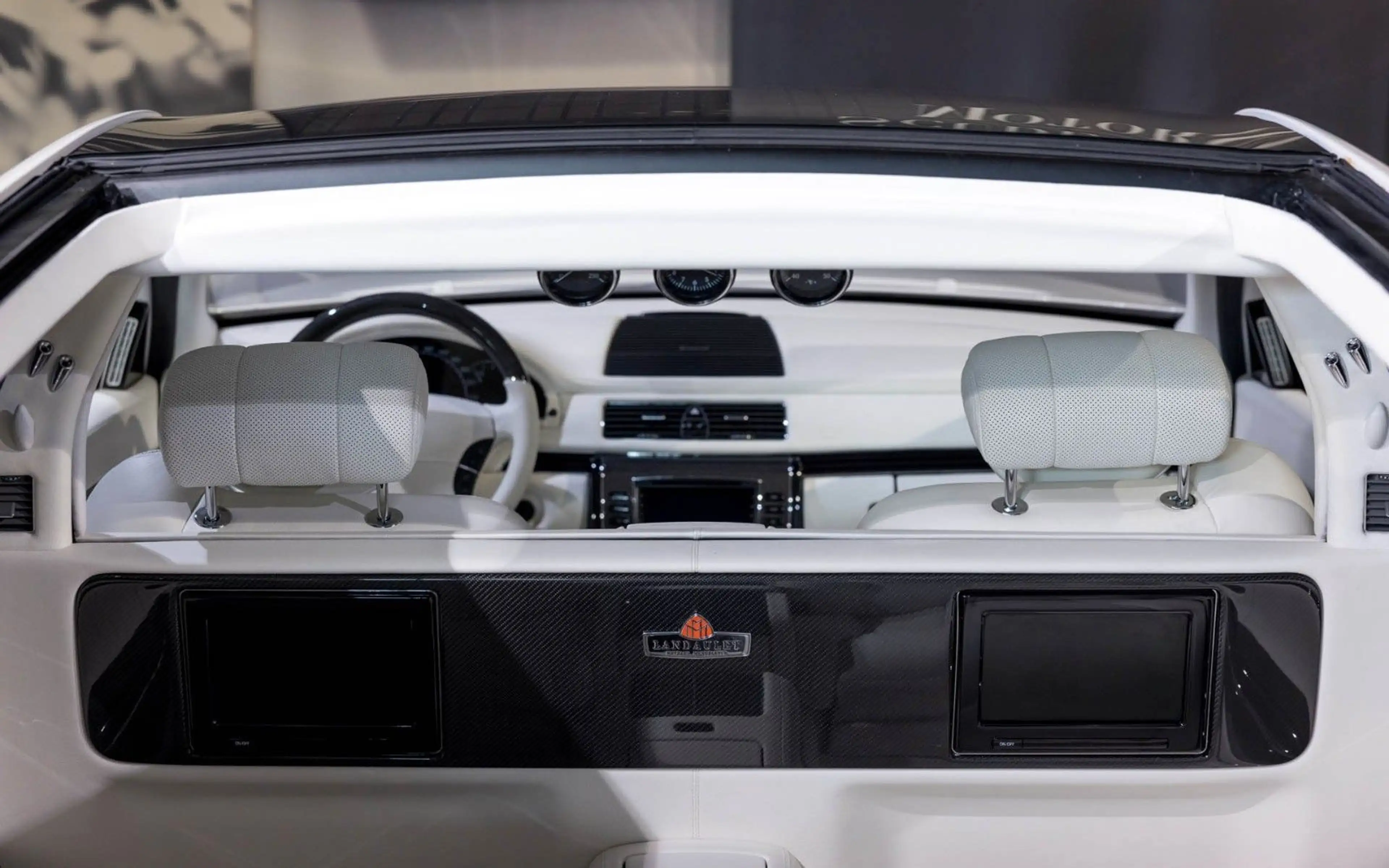 Maybach 62 S LANDAULET — photo 12