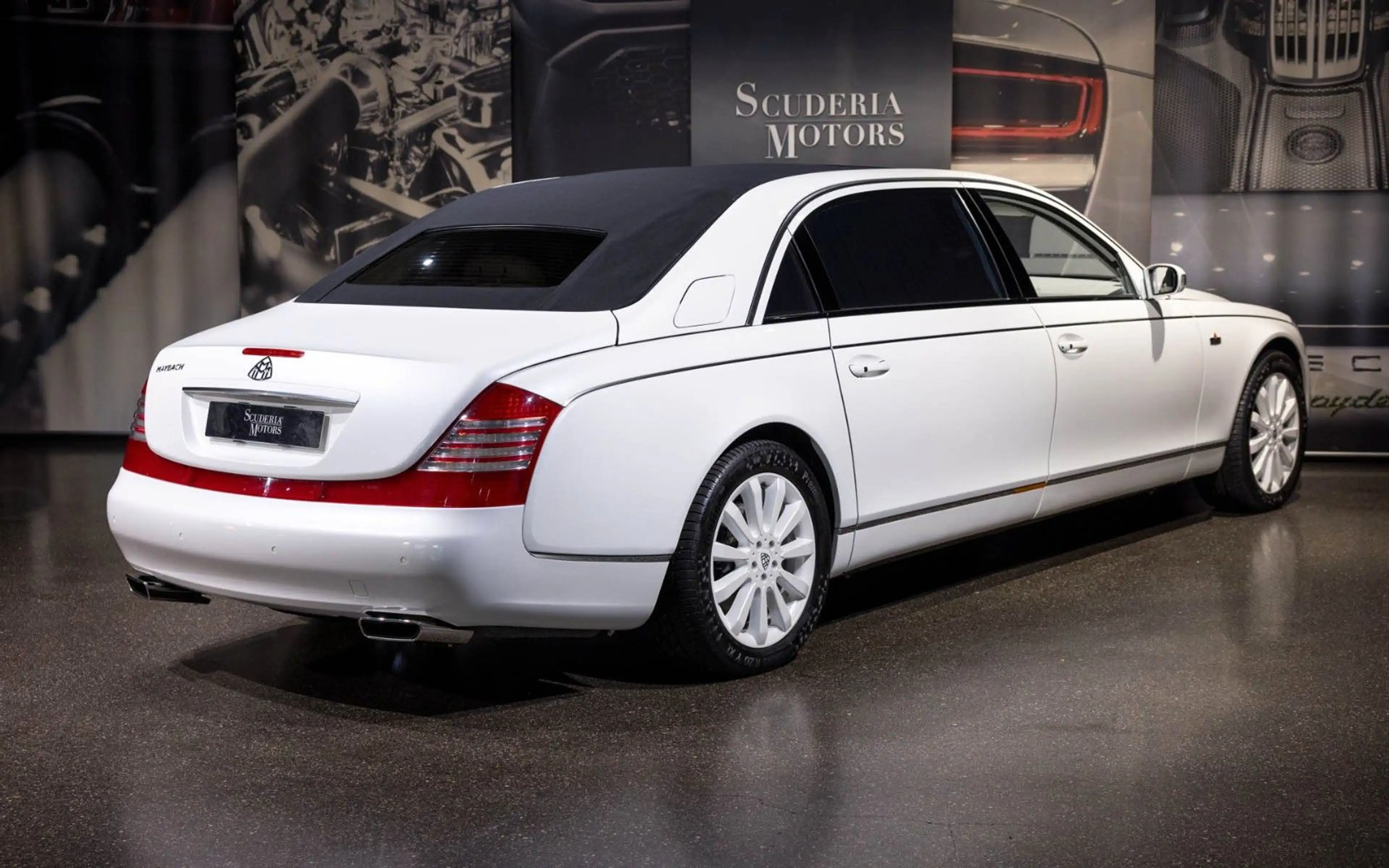 Maybach 62 S LANDAULET — photo 10