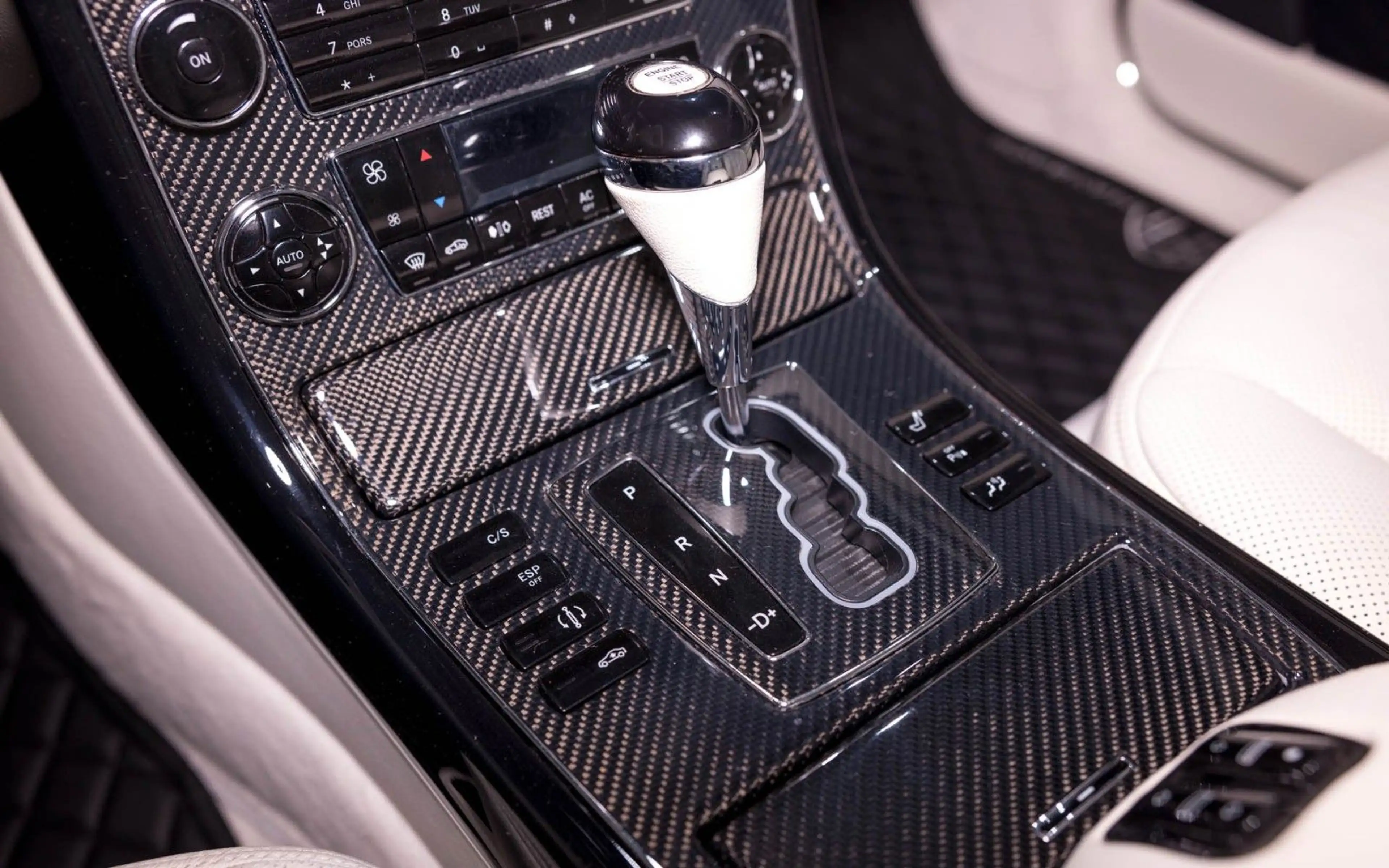 Maybach 62 S LANDAULET — photo 15